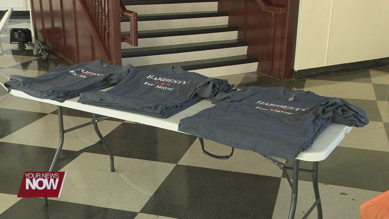 Elizabeth Hardesty opens her campaign headquarters